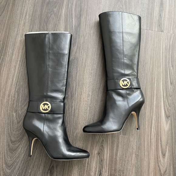 New 🌟 Michael Kors Boots Black Gold - Picture 1 of 12